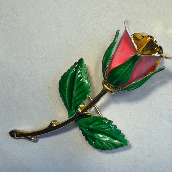 Jewelry - Pink Rose with Green Leaves gold color brooch